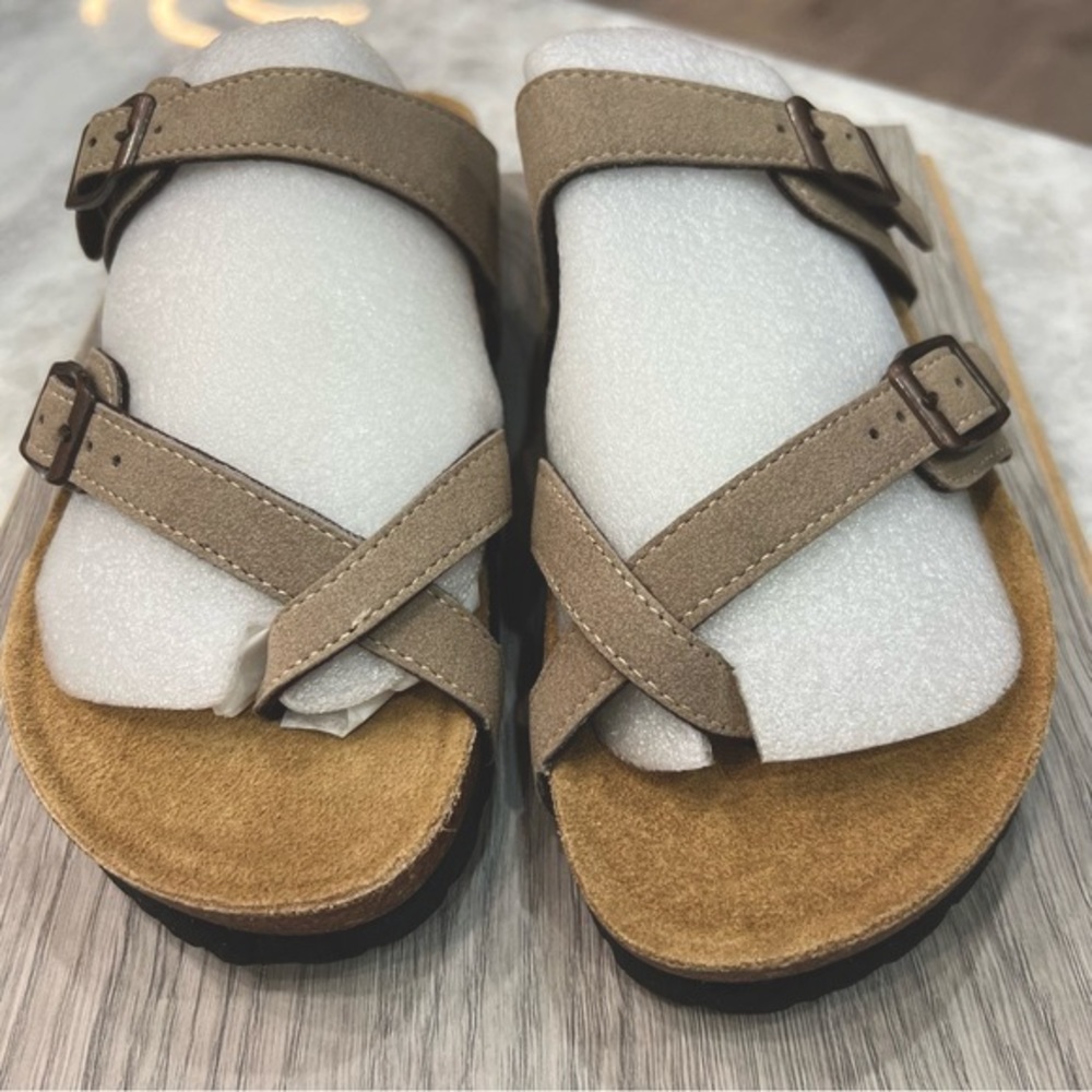 BeLovely Leather Summer Sandal Sz 5.5 - Picture 3 of 11